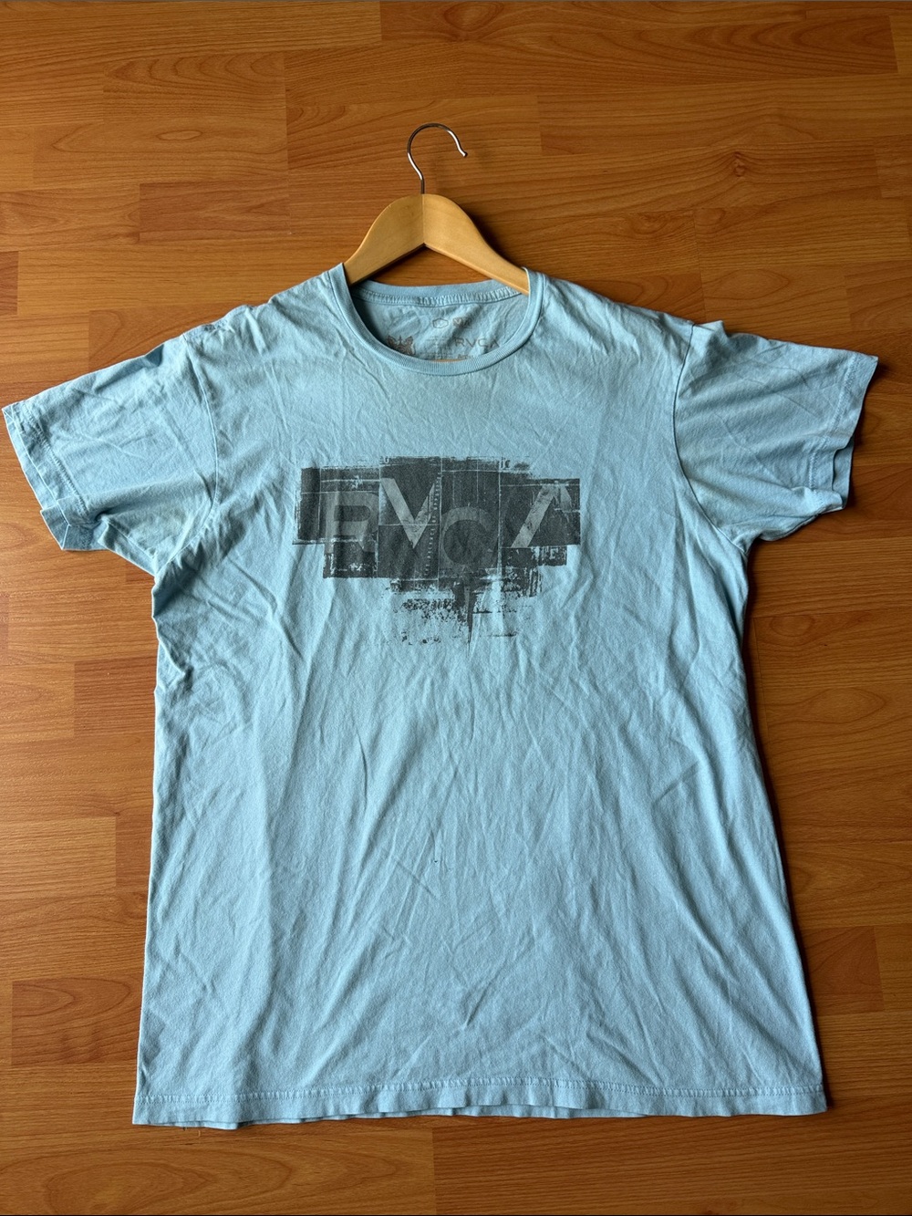 RVCA Light Blue Graphic Tee Men’s Size Large